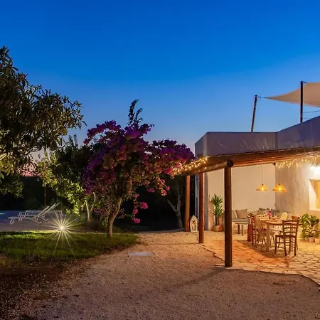 Blue Gecko Villa *